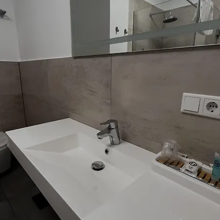 Vitalounge Sports & 3*